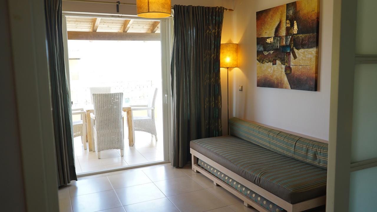 Spiti Nikos Aparthotel Danilia Luaran gambar