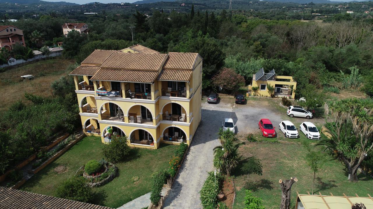 Spiti Nikos Aparthotel Danilia Luaran gambar